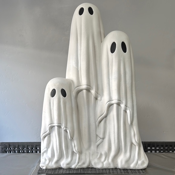 White Ghost Trio Halloween Decor. Brand New. Please see pictures.